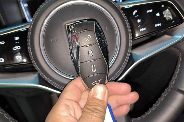 Used Hongqi HQ9 PHEV 2024 2.0T Four-Wheel Drive Business Edition Vehicle Key