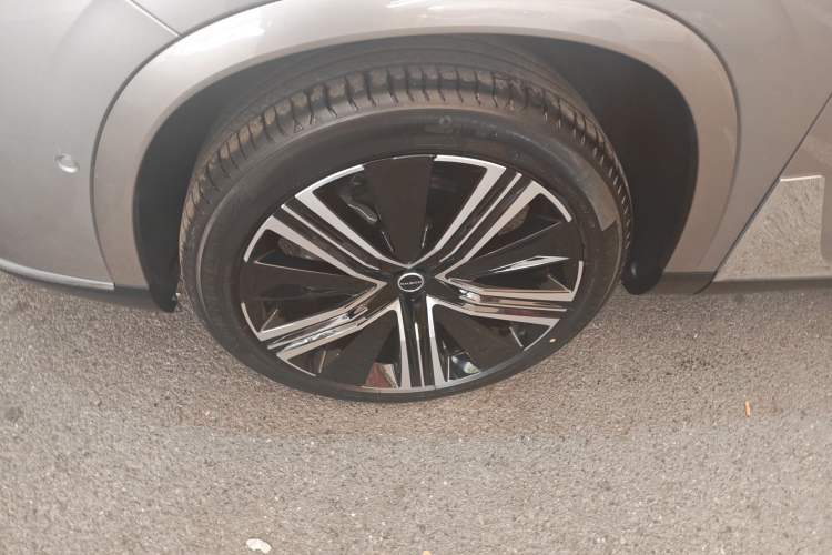 Used Roewe RX9 2023 2.0T Four-Wheel Drive Luxury Edition
