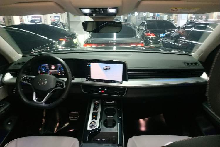 Used Volkswagen Tavendor 2023 380TSI Four-Wheel Drive R-Line Cruise Edition Center Console