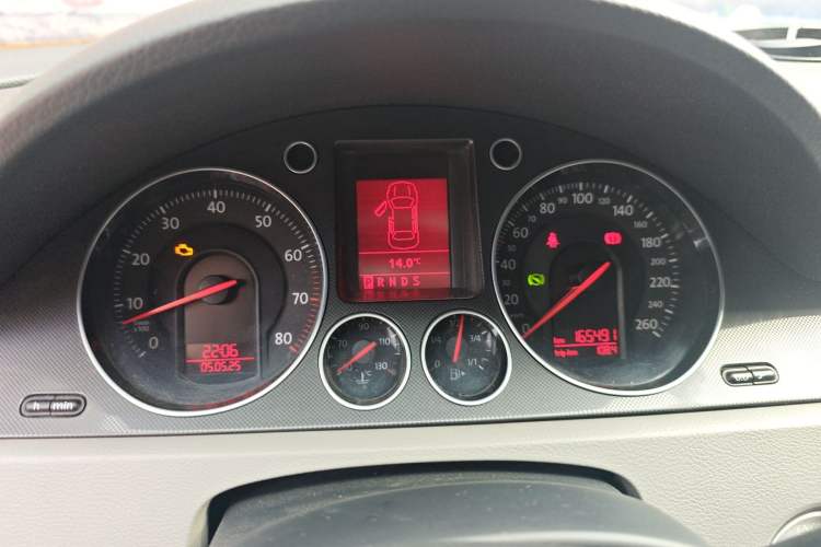 Used Volkswagen Magotan 2011 1.4 TSI Elite Edition Instrument Cluster