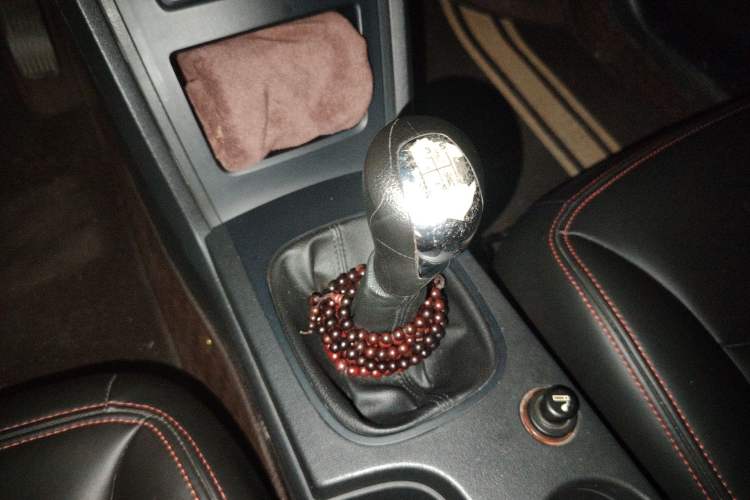 Used Roewe 350 2015 1.5L Manual Luxury Sunroof Edition Gear Lever