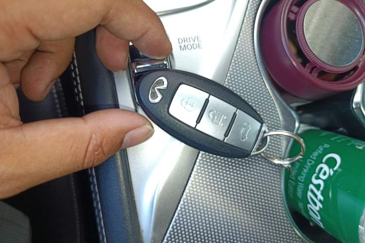 Used Infiniti Q50 2014 3.7L Comfort Edition Vehicle Key