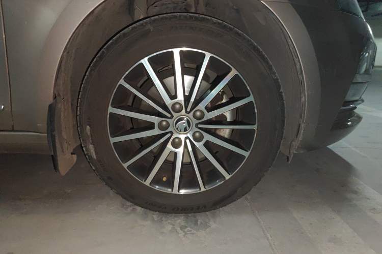 Used Skoda Octavia 2018 TSI230 DSG Luxury Edition Exterior 4