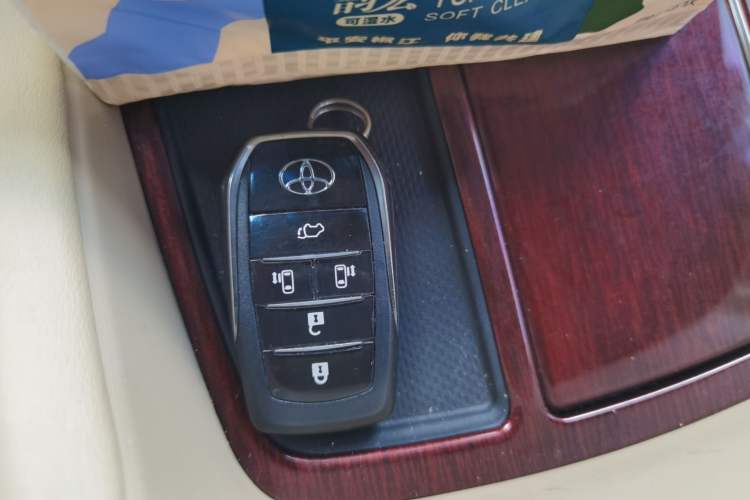 Used Toyota Alphard 2015 3.5L Luxury Edition
