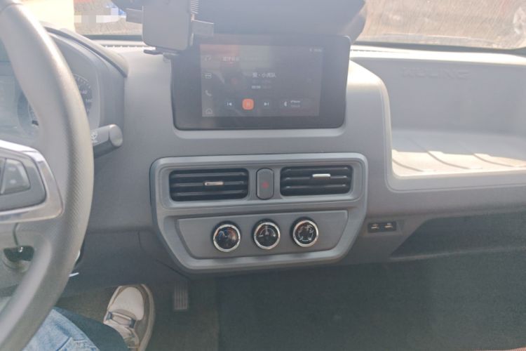 Used Wuling Yangguang 2024 300km Comfort Version with Sealed Windows 60kW
