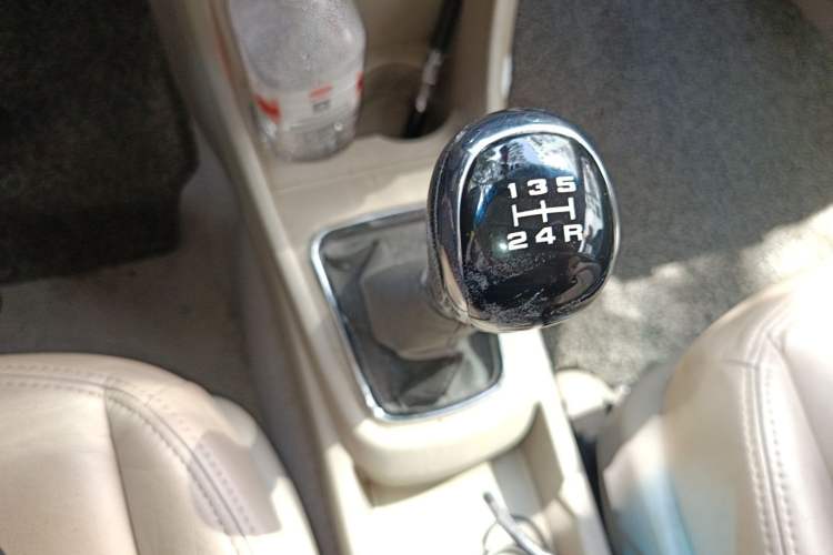 Used Dongfeng Aeolus A60 2014 1.6L Manual Luxury Model
