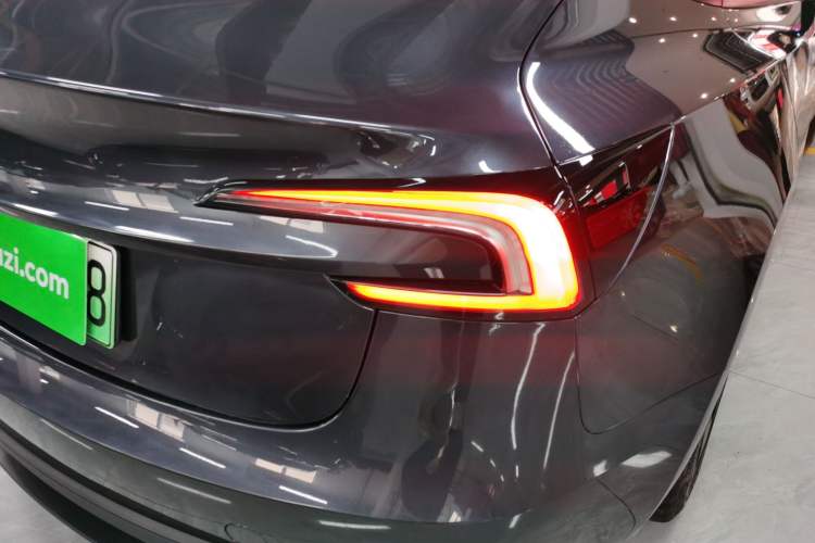 Used Tesla Model 3 2025 Rear-Wheel-Drive Version
