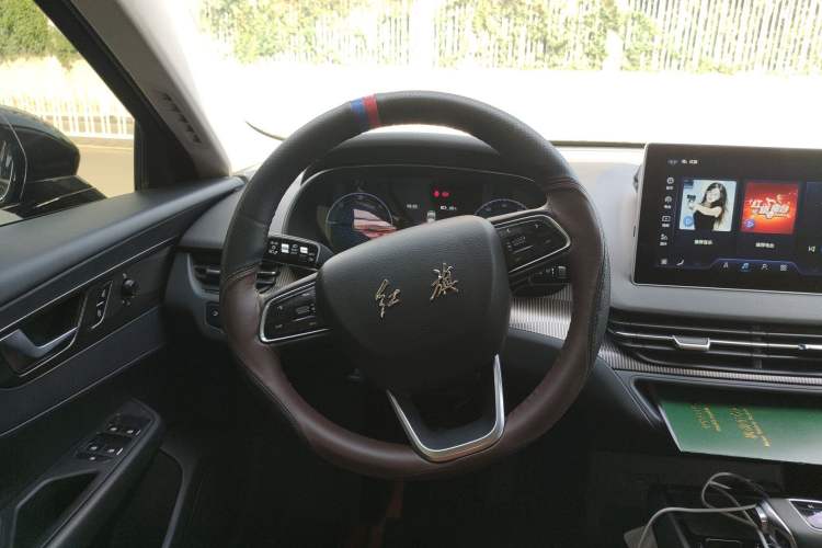 Used Hongqi E-QM5 2022 431 km Charge & Enjoy Edition