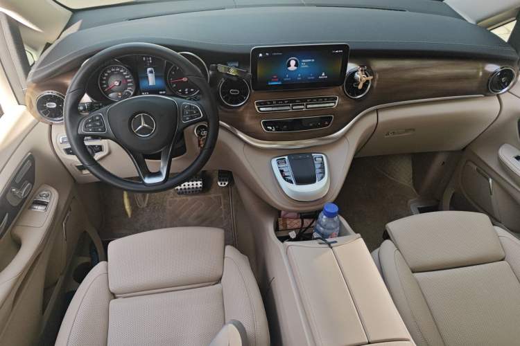 Used Mercedes-Benz V-Class 2022 V 260 L Long-wheelbase Luxury Edition