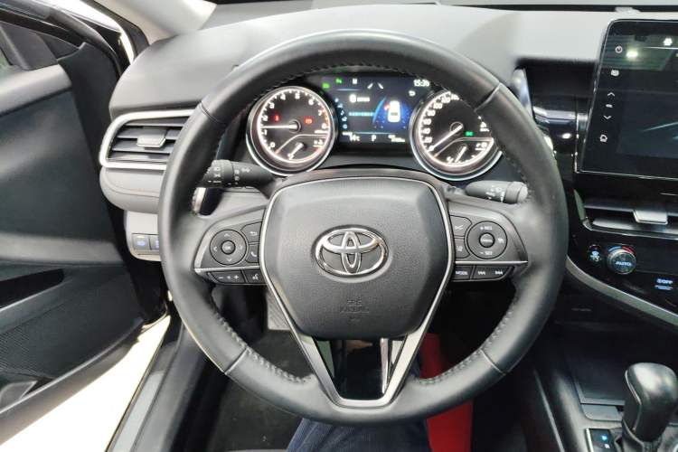 Used Toyota Camry 2021 2.0G Luxury Edition
