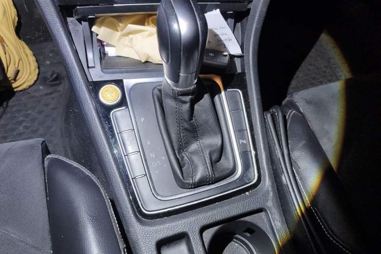 Used Volkswagen Golf 2015 1.4TSI Automatic Flagship Model
