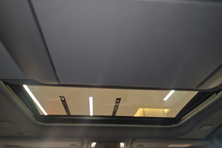 Used Toyota SIENNA 2021 2.5L Hybrid Platinum Edition Headliner