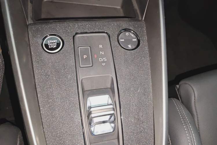 Used Audi A3 2024 A3L Limousine 35 TFSI Fashion Sport Model Gear Lever