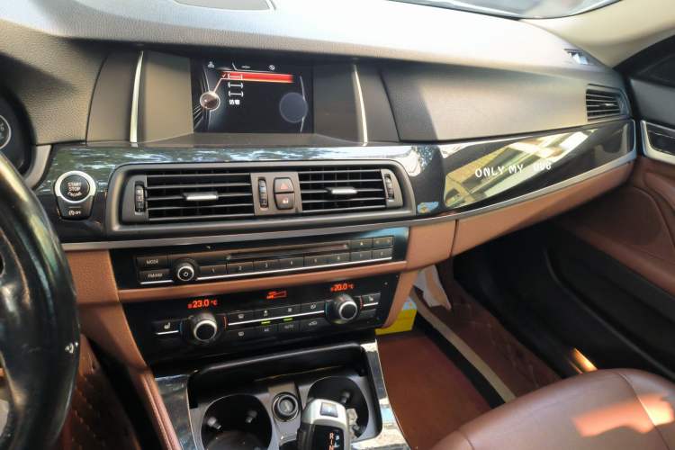 Used BMW 5 Series 2017 520Li Elegant Edition
