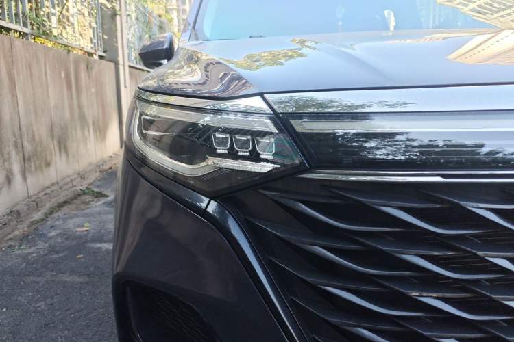 Used Roewe iMAX8 2022 400TGI Prestige Edition