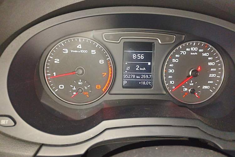 Used Audi Q3 2015 35 TFSI Comfort Model Odometer Close Up