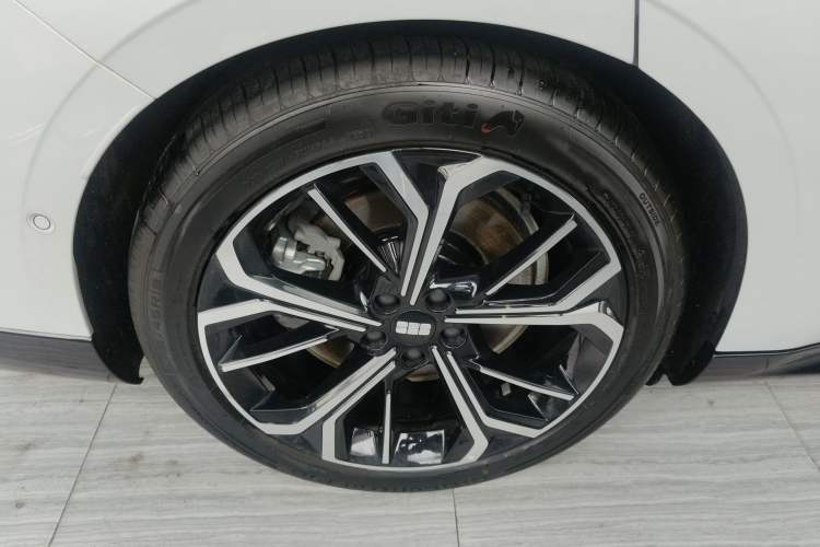 Used Geely Galaxy E8 2025 575 km Exploration Intelligent Driving Edition
