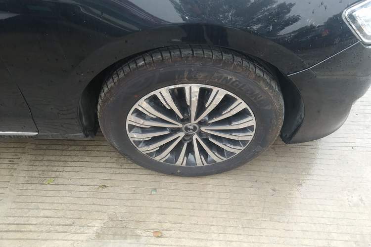 Used Hongqi H7 2018 2.0T Elite Edition Right Front Wheel Hub