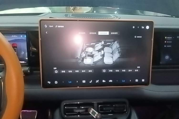 Used Formula Leopard 5 2023 Navigator Edition Audio And AC Panel