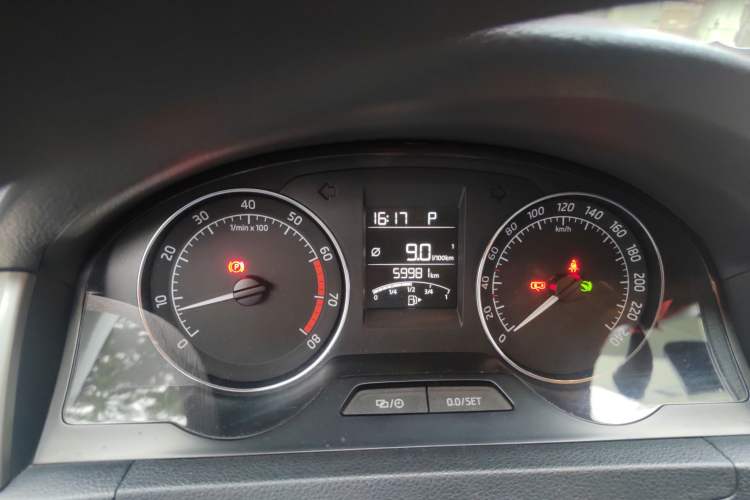 Used Skoda Rapid Spaceback 2014 1.6L Automatic Enjoyment Edition
