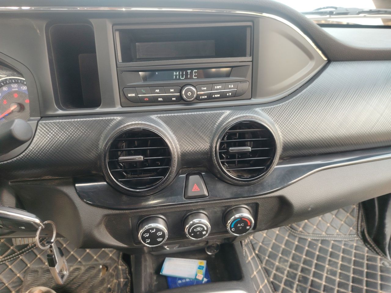 Dongfeng Ruichi 2025 Model 2.4L Gasoline 4x4 Entrepreneurship Edition—Extended Cargo Bed — снимка 13
