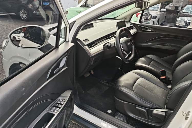 Used NETA V 2021 Long-Range Entertainment Edition Upgrade Model
