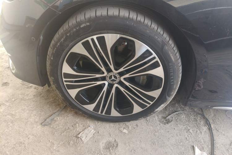 Used Mercedes-Benz E-Class New Energy 2024 E 350 e L Plug-in Hybrid Sedan Exterior 4