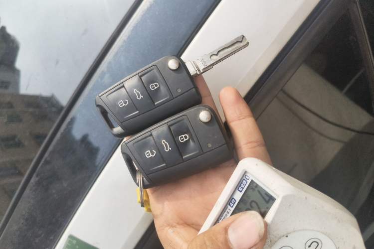 Used Volkswagen Lamando 2015 230TSI DSG Fashion Edition Vehicle Key