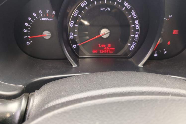 Used Kia Sportage R 2012 2.0L Manual Two-Wheel Drive GL Trim
