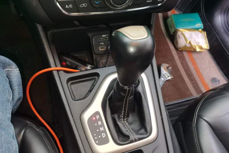 Used Jeep Cherokee 2016 2.4L Leading Edition
