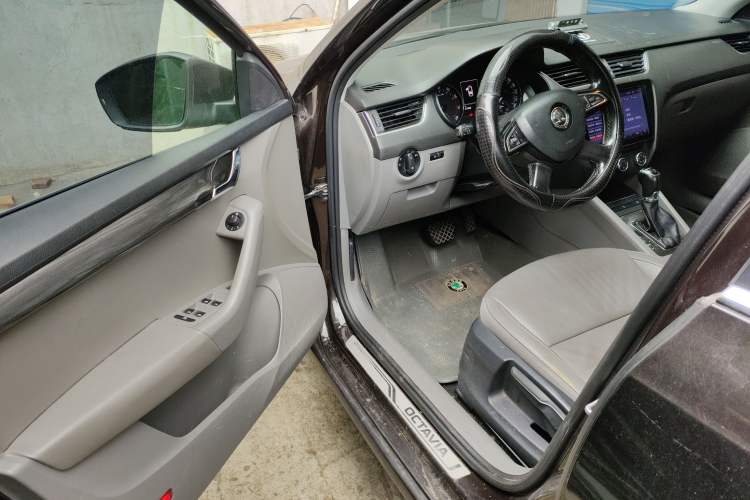 Used Skoda Octavia 2015 1.6L Automatic Yijun Edition