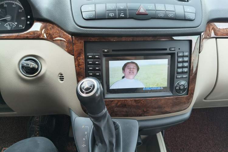 Used Mercedes-Benz Viano 2013 3.0L Comfort Edition Audio And AC Panel