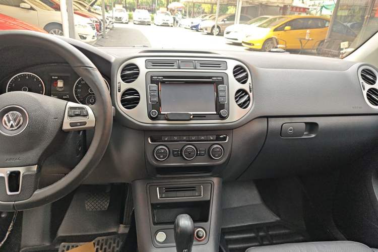 Used Volkswagen Tiguan 2015 1.8TSI Automatic Two-Wheel Drive Luxury Model