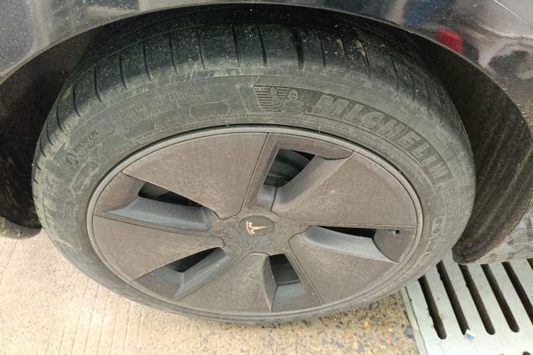 Used Tesla Model 3 2022 Rear-Wheel-Drive Version Right Rear Wheel Hub