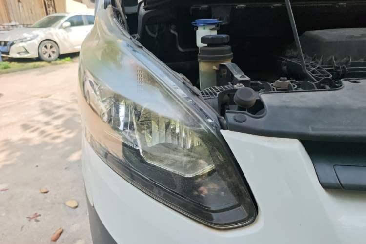 Used Ford Transit 2017 2.0T Diesel Multi-Purpose Commercial Vehicle Mid-Drive Mid-Roof China IV Standard
