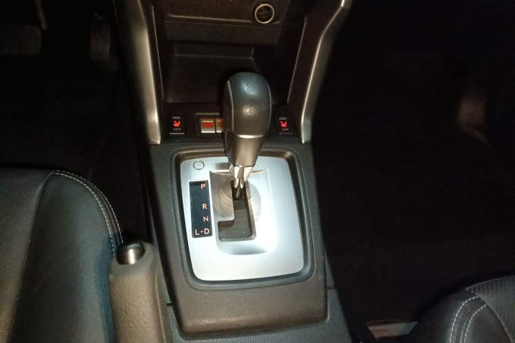Used Subaru Forester 2014 2.5i Automatic Elite Edition Gear Lever