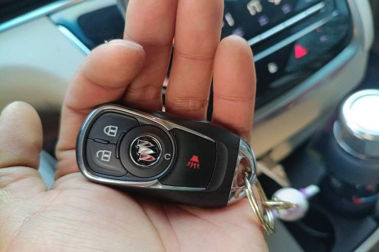 Used Buick GL8 2021 Land Cruiser Executive Class 652T Comfort Model Vehicle Key