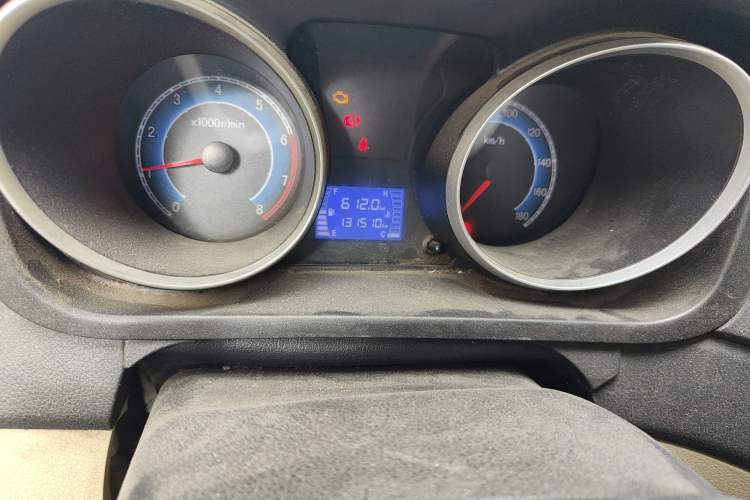 Used CHANGAN KAICHENG Ruixing M70 2017 1.5L Comfort-Style Liftback Door DAM15DL Odometer Close Up