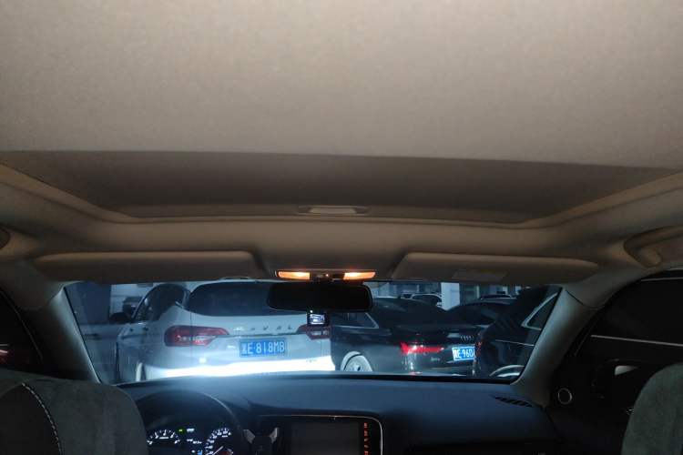 Used Mitsubishi Outlander 2019 2.4L 4x4 Zhi Xiang Edition 5 Seats China V Emission Standard