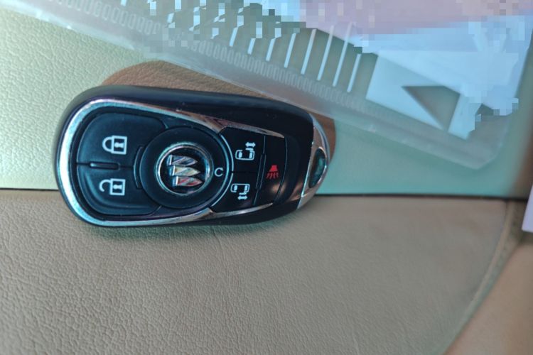 Used Buick GL8 2022 ES Landtrek 653T Luxury Edition