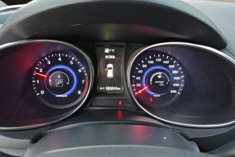 Used Hyundai Santa Fe 2015 2.0T Automatic Two-Wheel Drive Smart Version 5 Seats
