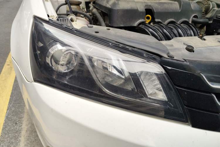 Used Geely Auto Emgrand 2015 Sedan 1.5L CVT Upward Version Right Front Headlight