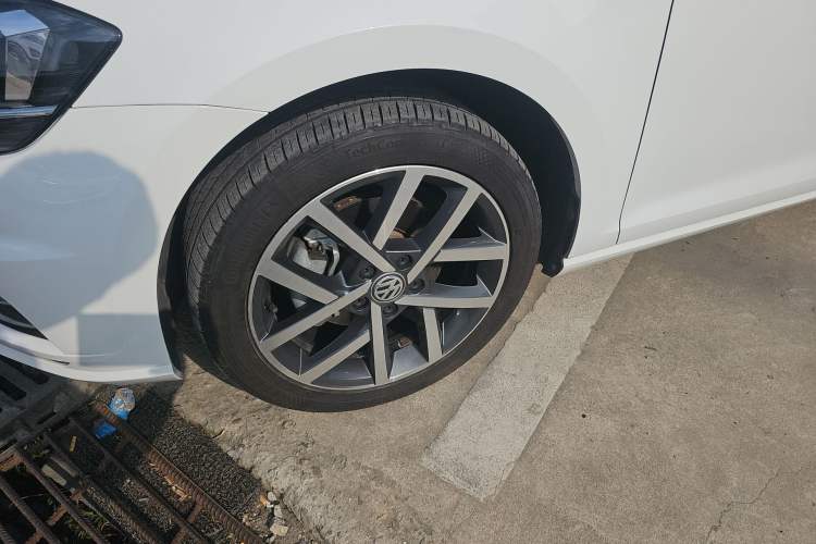 Used Volkswagen Golf 2018 230TSI Automatic Luxury Version
