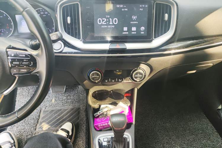 Used Kia kx1 Stonic 2021 1.4L CVT Fun & Sunroof Model
