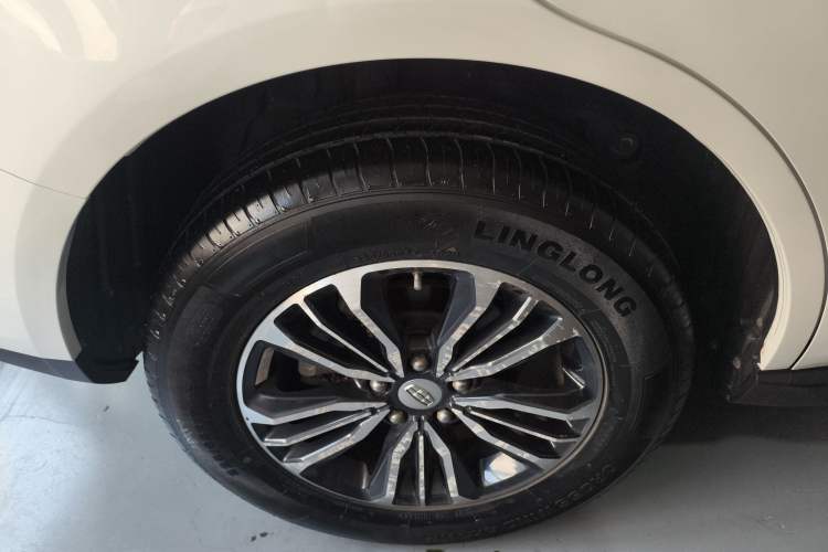 Used Geely Auto Vision X6 2019 1.8L Manual 4G Connect Luxury Version China V Standard
