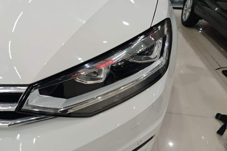 Used Volkswagen Touran 2016 Volkswagen Touran L 280TSI DSG Luxury Edition Left Front Headlight