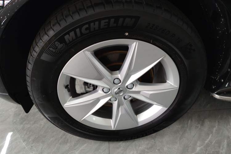 Used Volvo XC60 2022 B5 4x4 Zhiyi Luxury Edition