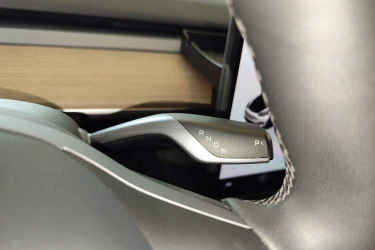 Used Tesla Model Y 2022 Revised Version Rear-Wheel Drive Gear Lever