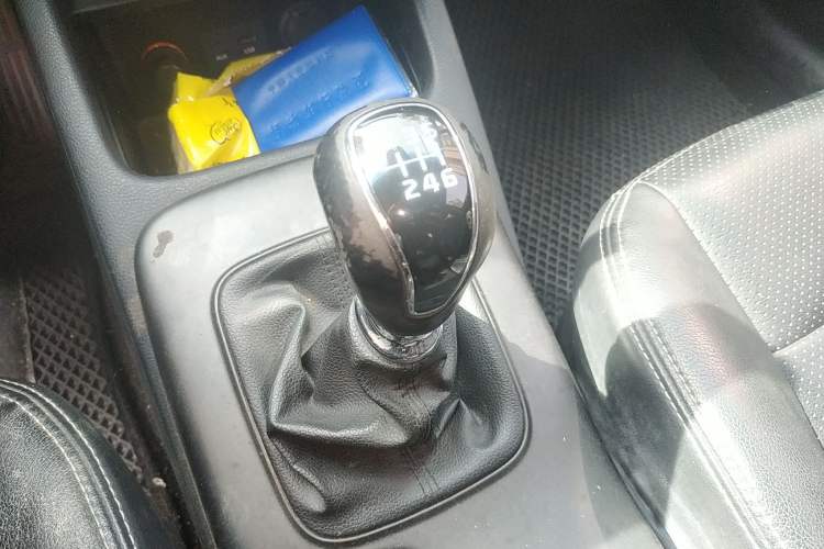 Used Kia K3 2015 1.6L Manual GLS Gear Lever