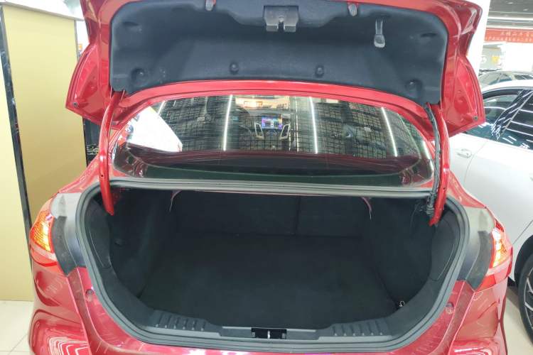 Used Ford Focus 2018 Sedan Classic 1.6L Automatic Trendy SmartDrive Edition